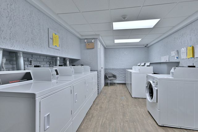 7912 W North Avenue 605W, Elmwood Park, IL 60707