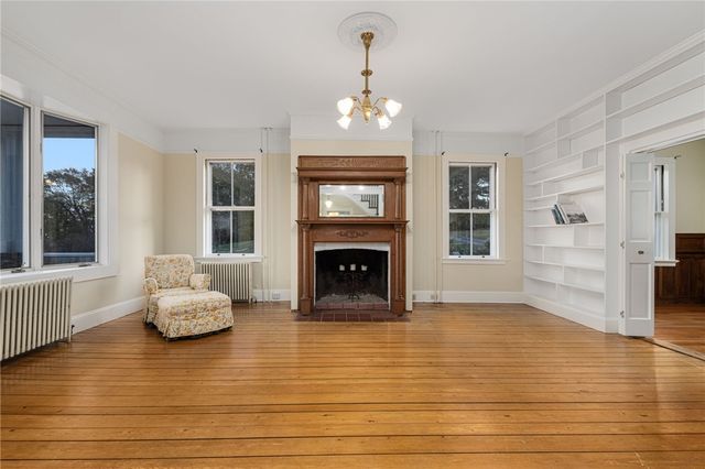 39 Walcott Avenue, Jamestown, RI 02835