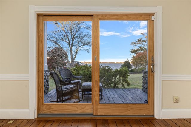 39 Walcott Avenue, Jamestown, RI 02835