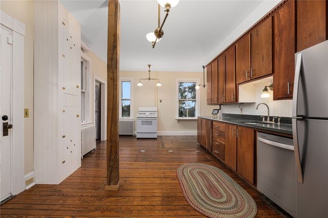 39 Walcott Avenue, Jamestown, RI 02835