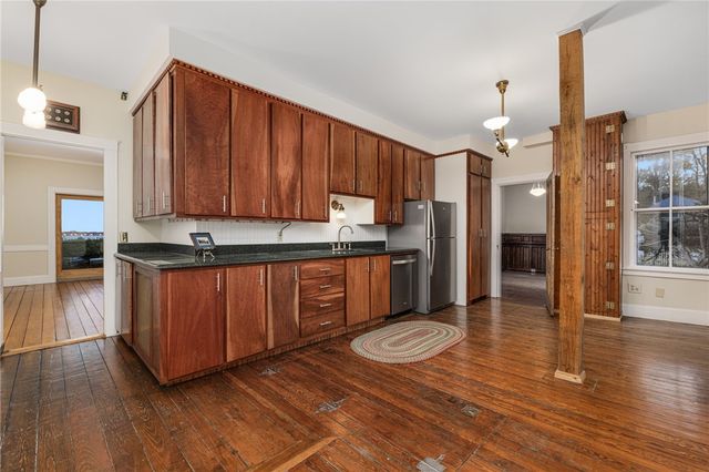 39 Walcott Avenue, Jamestown, RI 02835