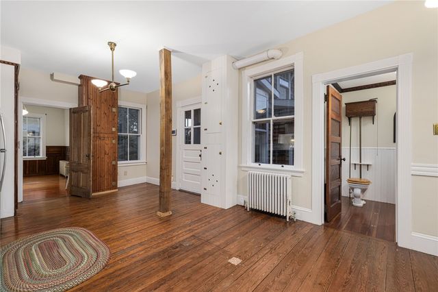 39 Walcott Avenue, Jamestown, RI 02835