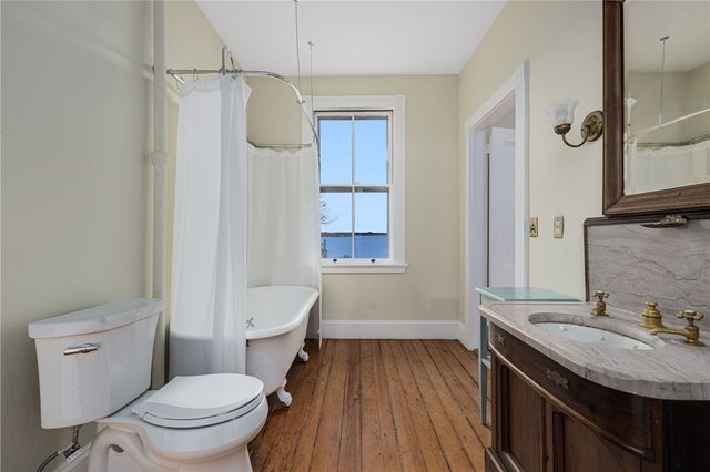 39 Walcott Avenue, Jamestown, RI 02835