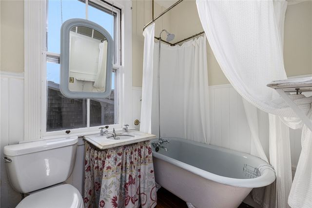 39 Walcott Avenue, Jamestown, RI 02835