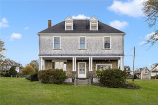 39 Walcott Avenue, Jamestown, RI 02835
