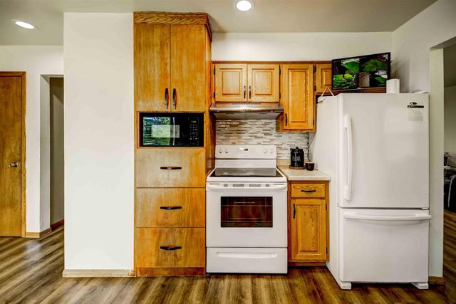 1235 S WESTHAVEN DRIVE, Oshkosh, WI 54904