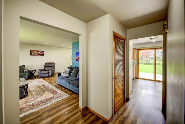 1235 S WESTHAVEN DRIVE, Oshkosh, WI 54904