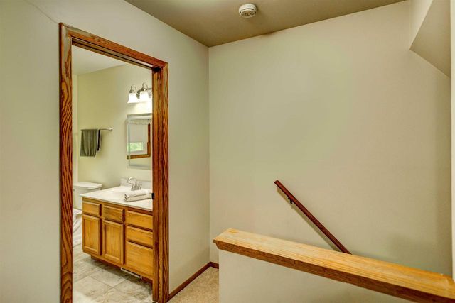 1235 S WESTHAVEN DRIVE, Oshkosh, WI 54904