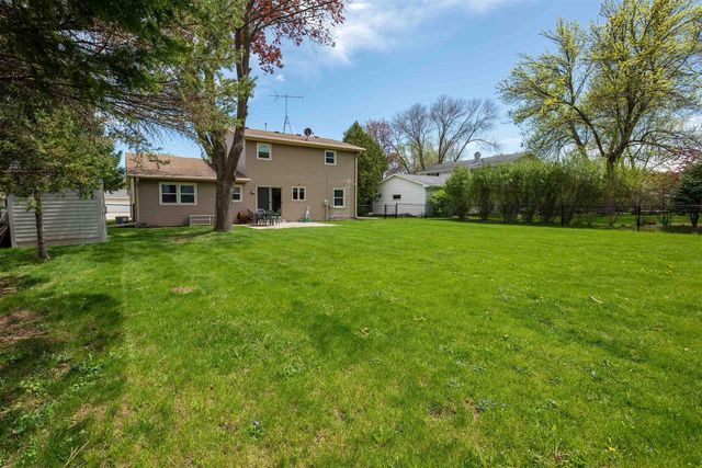 1235 S WESTHAVEN DRIVE, Oshkosh, WI 54904