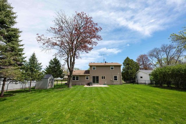 1235 S WESTHAVEN DRIVE, Oshkosh, WI 54904