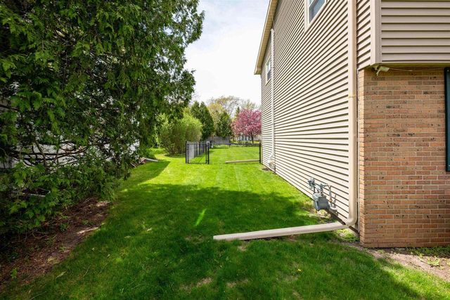 1235 S WESTHAVEN DRIVE, Oshkosh, WI 54904