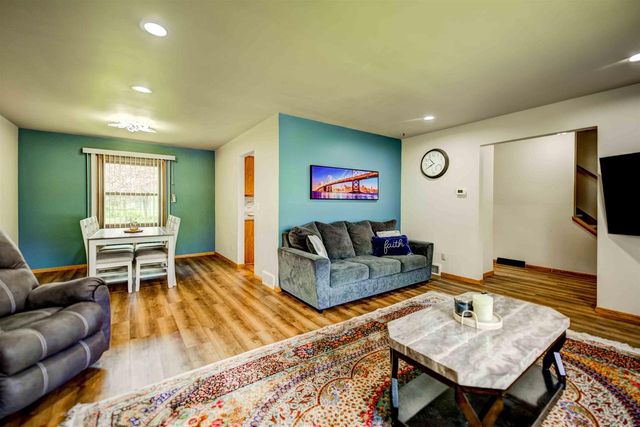 1235 S WESTHAVEN DRIVE, Oshkosh, WI 54904