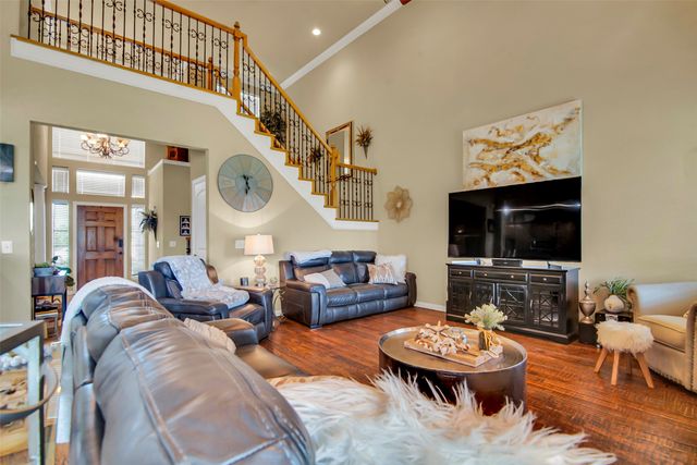 156 Buckskin Drive, Van Alstyne, TX 75495