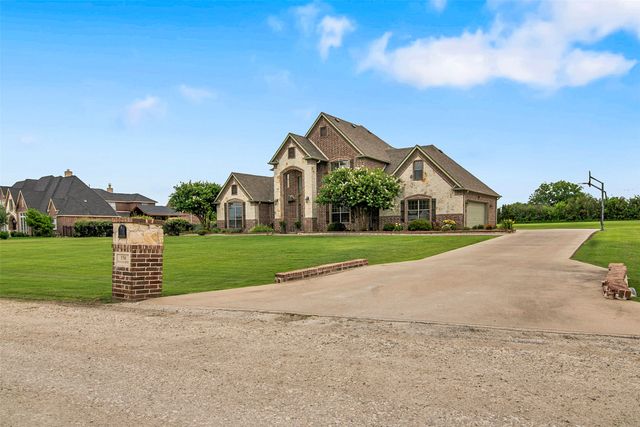 156 Buckskin Drive, Van Alstyne, TX 75495