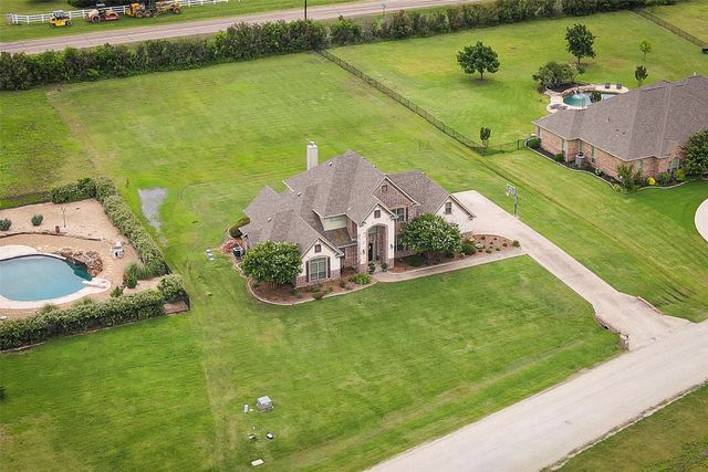 156 Buckskin Drive, Van Alstyne, TX 75495