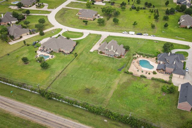 156 Buckskin Drive, Van Alstyne, TX 75495