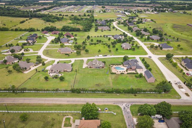 156 Buckskin Drive, Van Alstyne, TX 75495
