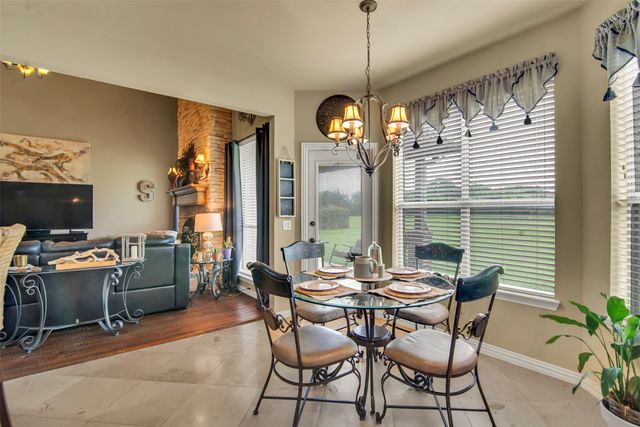 156 Buckskin Drive, Van Alstyne, TX 75495