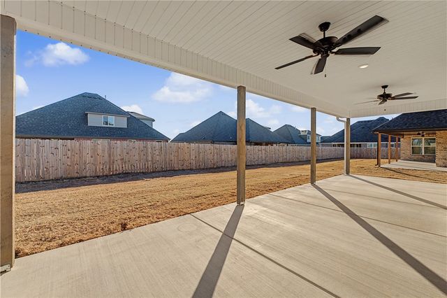 1141 Canyon Maple Street, Centerton, AR 72719