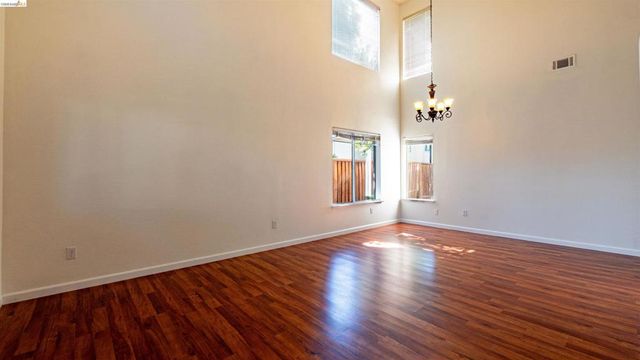 1548 Freed Cir, Pittsburg, CA 94565