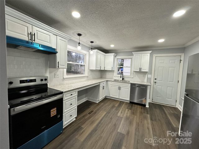 1011 Hull Street, Statesville, NC 28677