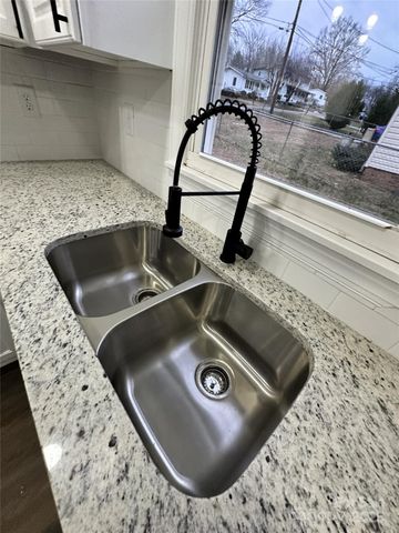 1011 Hull Street, Statesville, NC 28677