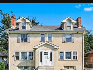 25 Keller Avenue N, Waukegan, IL 60085