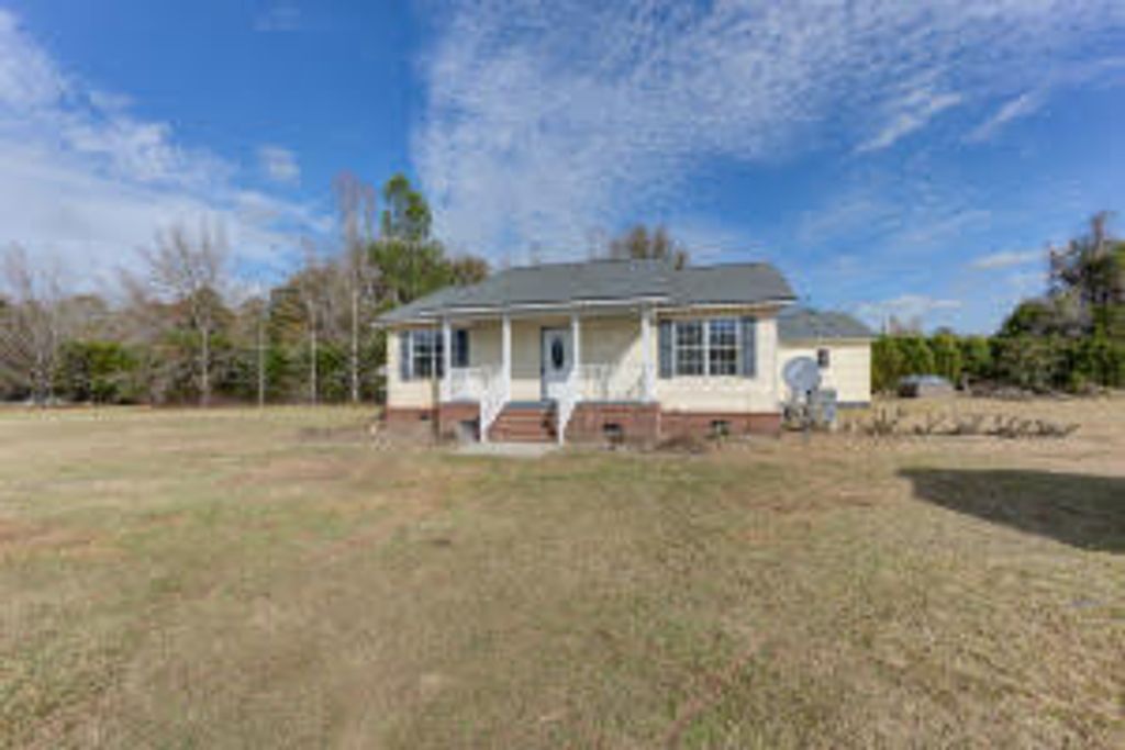 135 Green Acres Road, Harleyville, SC 29448