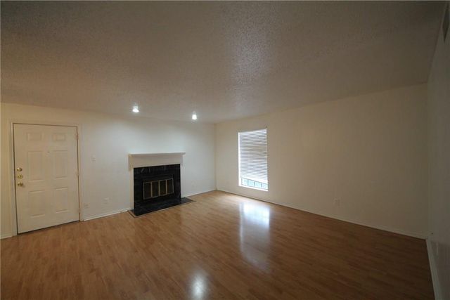 2401 Leon ST 200, Austin, TX 78705