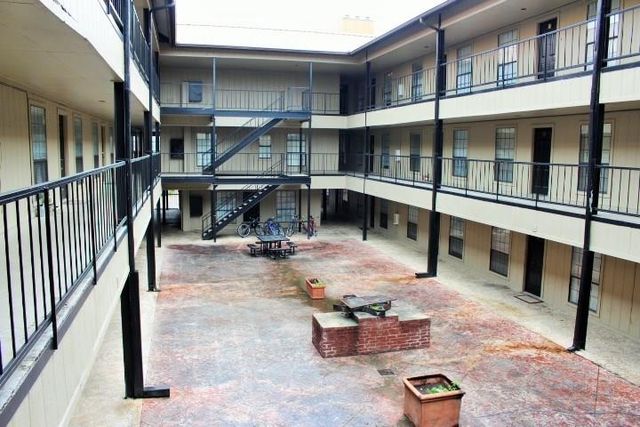 2401 Leon ST 200, Austin, TX 78705