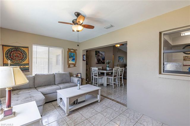 1112 SE 13th PL, Cape Coral, FL 33990