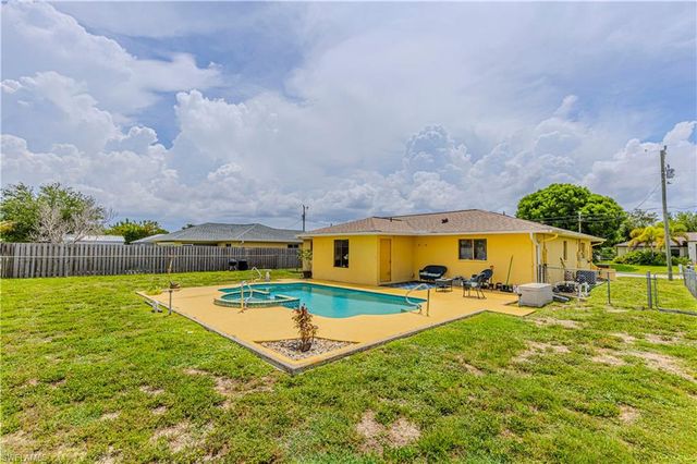 1112 SE 13th PL, Cape Coral, FL 33990