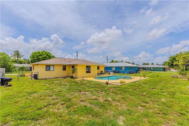 1112 SE 13th PL, Cape Coral, FL 33990