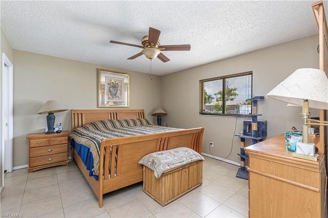 1112 SE 13th PL, Cape Coral, FL 33990