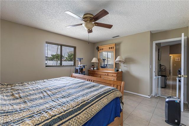 1112 SE 13th PL, Cape Coral, FL 33990