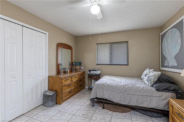 1112 SE 13th PL, Cape Coral, FL 33990