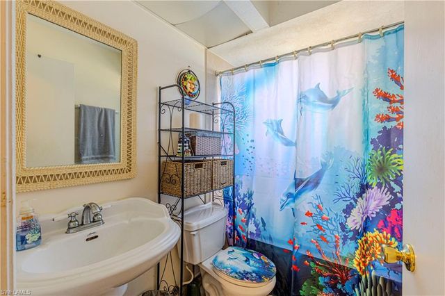 1112 SE 13th PL, Cape Coral, FL 33990