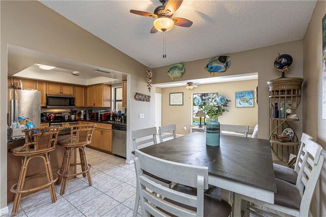 1112 SE 13th PL, Cape Coral, FL 33990