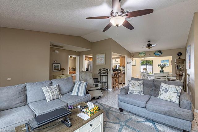 1112 SE 13th PL, Cape Coral, FL 33990