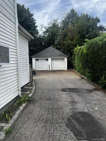 30 Smith Street, Glen Cove, NY 11542