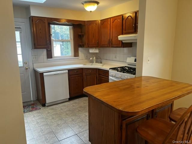 30 Smith Street, Glen Cove, NY 11542