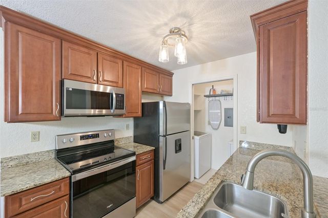 10265 GANDY BOULEVARD N 1006, St Petersburg, FL 33702