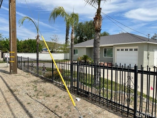 2079 W 1st Avenue, San Bernardino, CA 92407