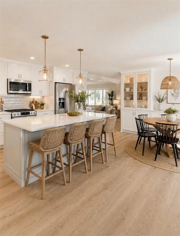 1700 COUNTRY CLUB ROAD N, St Petersburg, FL 33710