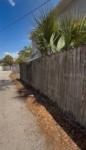 1700 COUNTRY CLUB ROAD N, St Petersburg, FL 33710