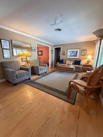 1700 COUNTRY CLUB ROAD N, St Petersburg, FL 33710