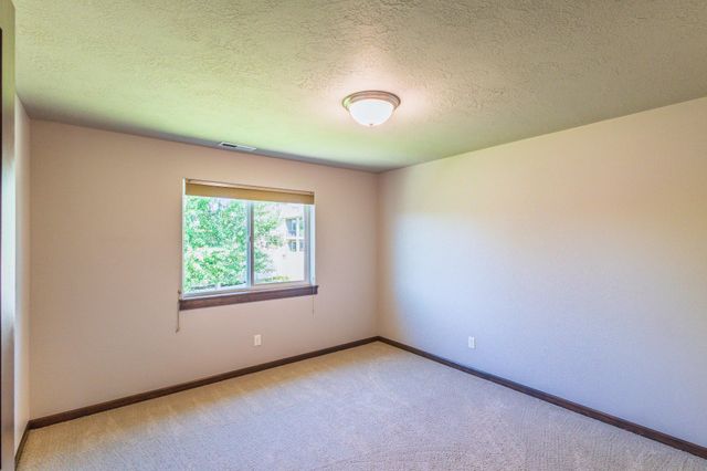 2120 S Selkirk Dr, Spokane Valley, WA 99016