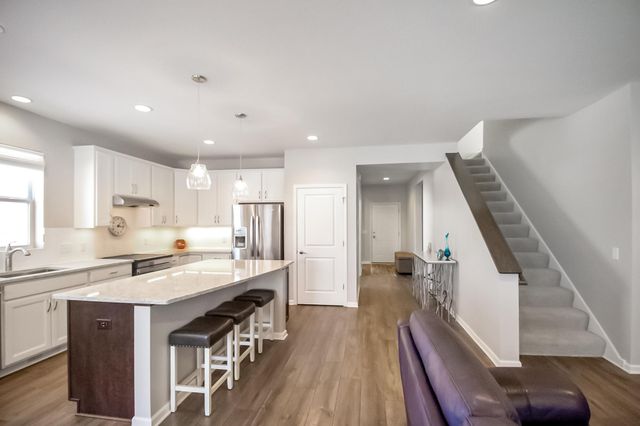 14120 56th Avenue N, Plymouth, MN 55446