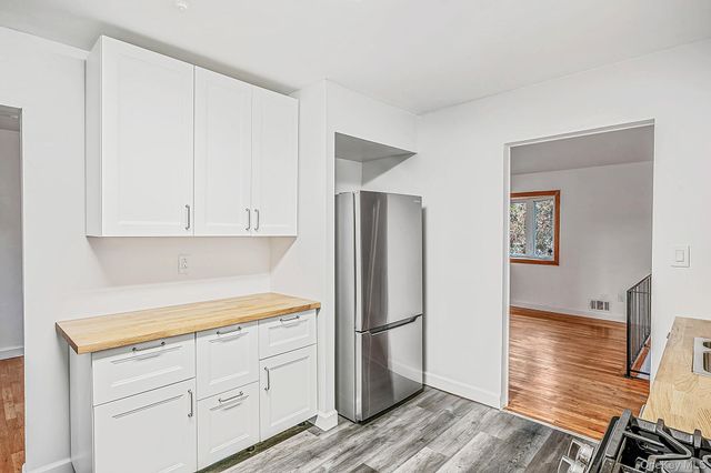9 Thorman Lane, North Babylon, NY 11703
