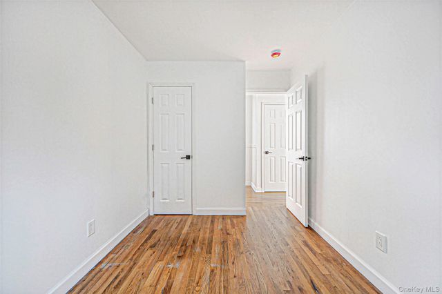 9 Thorman Lane, North Babylon, NY 11703